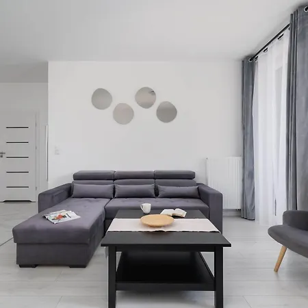 Fabryczna Modern With Balcony & Parking In Cracow By Renters *