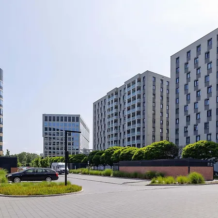 Apartament Fabryczna Modern With Balcony&parking In Cracow By Renters