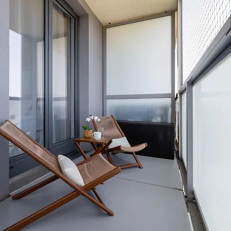 Fabryczna Modern With Balcony&parking In Cracow By Renters Apartament *