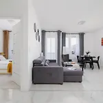 Fabryczna Modern With Balcony & Parking In Cracow By Renters Lägenhet Kraków