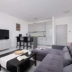 Fabryczna Modern With Balcony & Parking In Cracow By Renters *