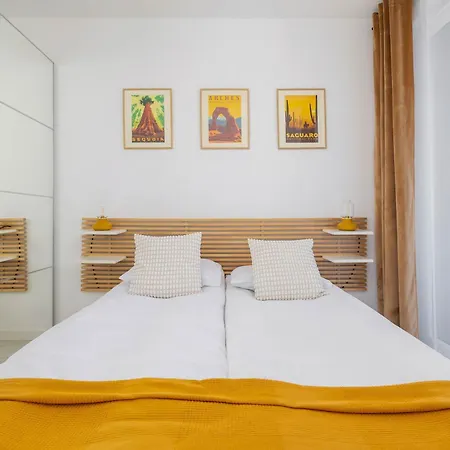 Fabryczna Modern With Balcony & Parking In Cracow By Renters * Krakow