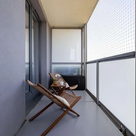 アパート Fabryczna Modern With Balcony & Parking In Cracow By Renters クラクフ